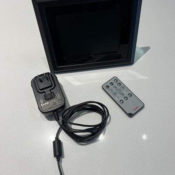 Kodak - Digital Picture Frame - Remote Included! - Picture 5 of 8